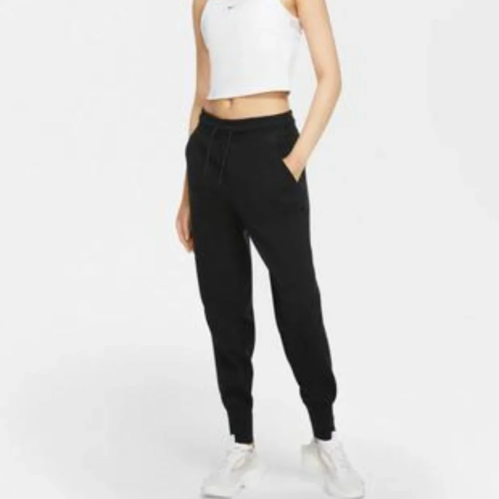 Nike Yoga Luxe Dri-Fit Joggers